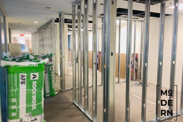 Chantier en construction avec matériaux Rockwool.